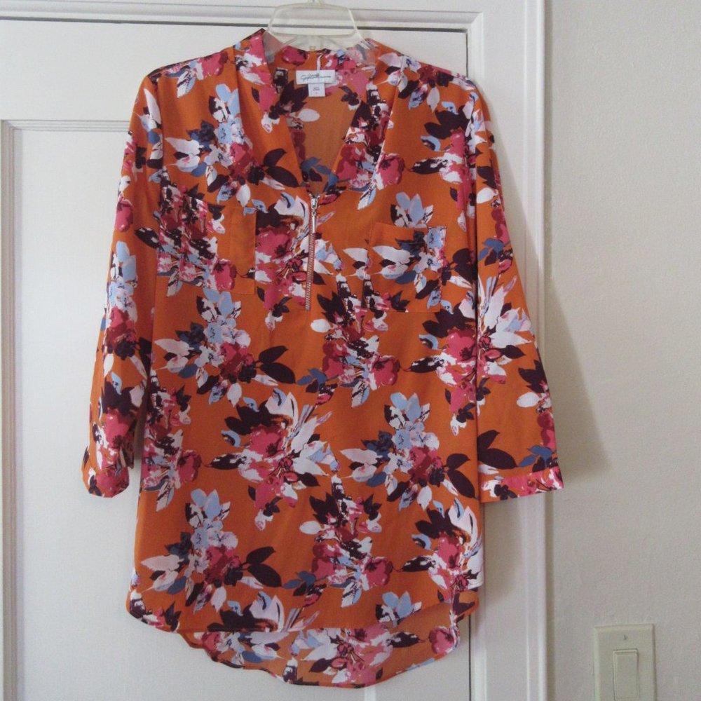 Jaclyn Smith Collection floral zip blouse size: L